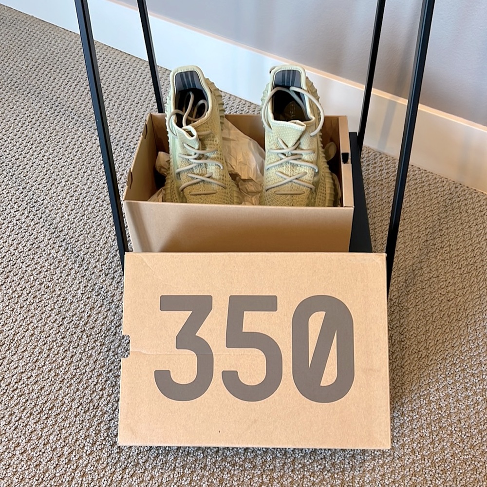 Yeezy Boost 350 V2